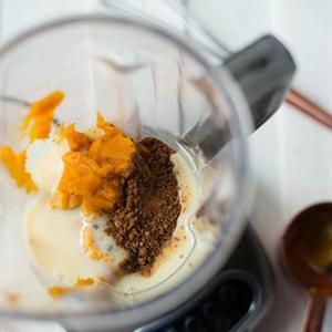 Cách làm cà phê bí đỏ