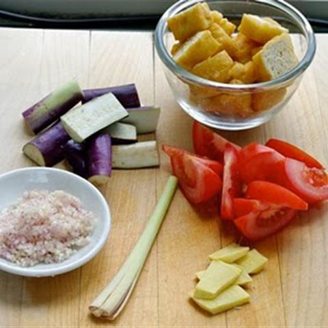 Cách làm cà ri gà cay Thái Lan