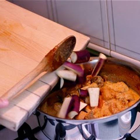 Cách làm cà ri gà cay Thái Lan