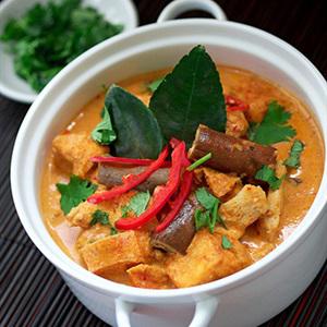 Cách làm cà ri gà cay Thái Lan