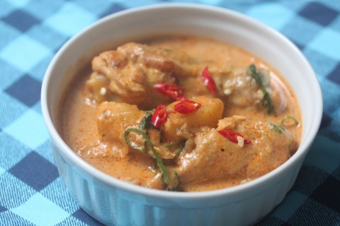 Cà-ri gà kiểu Thái