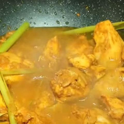 Cách làm cà ri Khmer đỏ