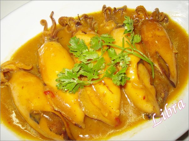 Cà-ri mực dồn thịt