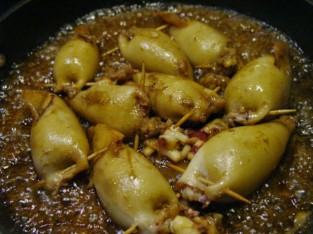 Cà-ri mực dồn thịt