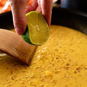 Cách làm cà ri tôm nước dừa