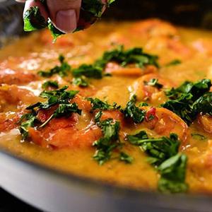 Cách làm cà ri tôm nước dừa