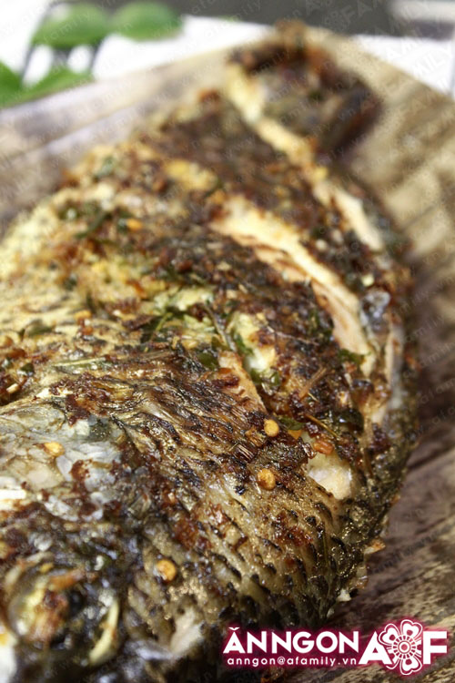 Cá rô phi chiên sả, lá chanh