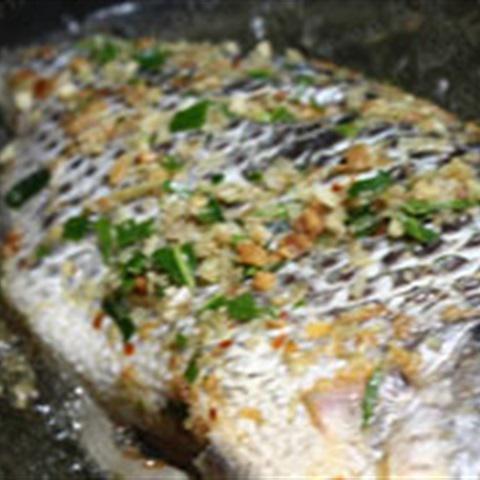 Cách làm cá rô phi chiên sả và lá chanh