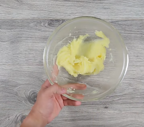 Cà rốt, su hào ngâm chua cay giòn ngon sần sật lại để được siêu lâu