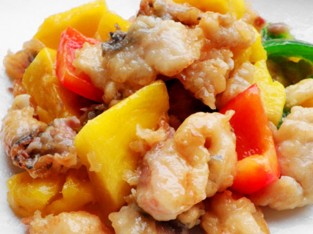 Cá sốt dứa chua cay cho bữa cơm tối