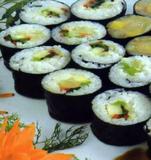 Cá tầm nướng đá ăn kèm sushi