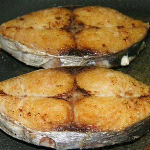 Cách làm cá thu chiên sốt cà chua