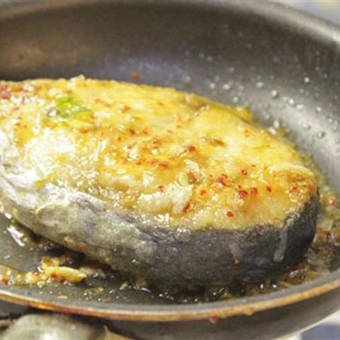 Cách làm cá thu chiên sốt mặn