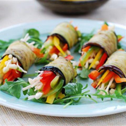 Cách làm cà tím cuộn rau củ ngũ sắc