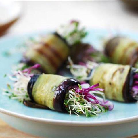 Cách làm cà tím cuộn rau củ ngũ sắc