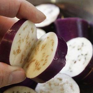 Cách làm cà tím nhồi thịt băm chiên