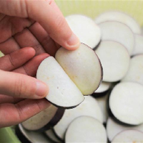 Cách làm cà tím nhồi thịt sốt chua ngọt