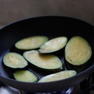 Cách làm cà tím nướng phô mai thịt xông khói