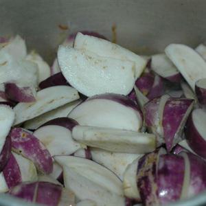 Cách làm cà tím om mẻ