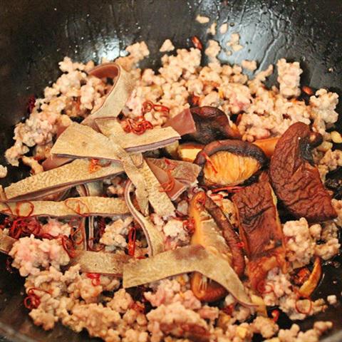 Cách làm cà tím om ngũ vị hương