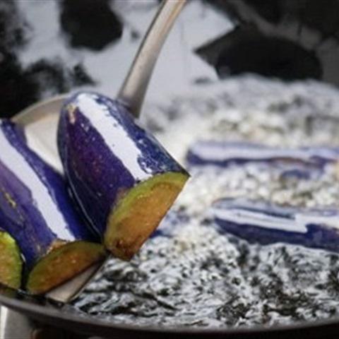 Cách làm cà tím sốt me