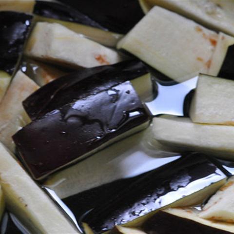 Cách làm cà tím sốt tỏi