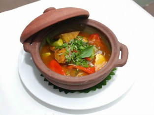 Cà tím um chao đỏ