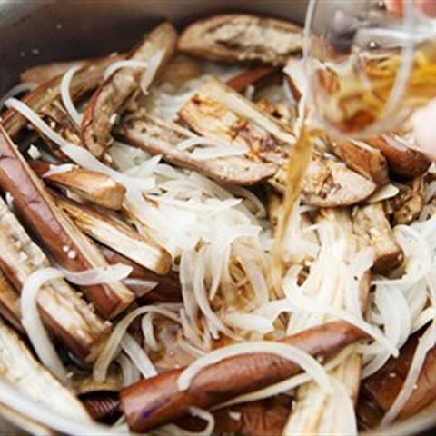 Cách làm cà tím xào hành tây