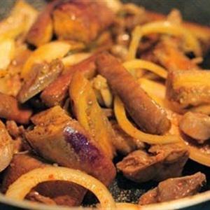 Cách làm cà tím xào mề gà