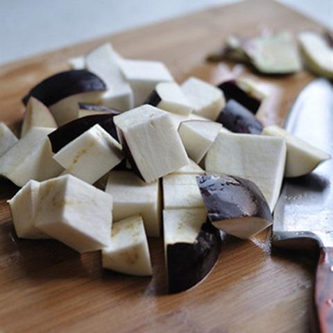 Cách làm cà tím xào thập cẩm