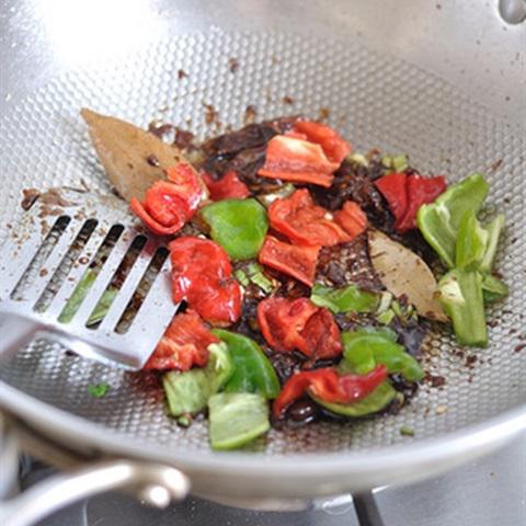 Cách làm cà tím xào thập cẩm