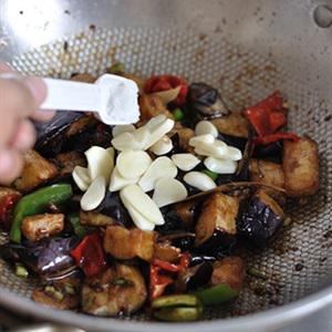 Cách làm cà tím xào thập cẩm