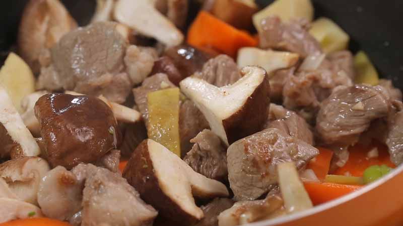 Cà tím xào thịt xay kiểu Tứ Xuyên ngon miễn chê