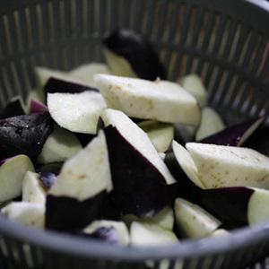 Cách làm cà tím xào thịt