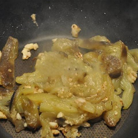 Cách làm cà tím xào trứng