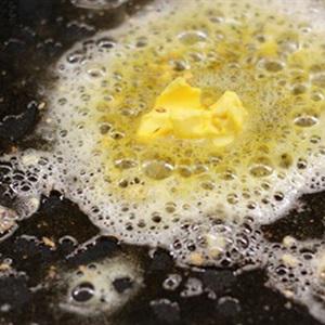 Cách làm cá trứng chiên bơ tỏi