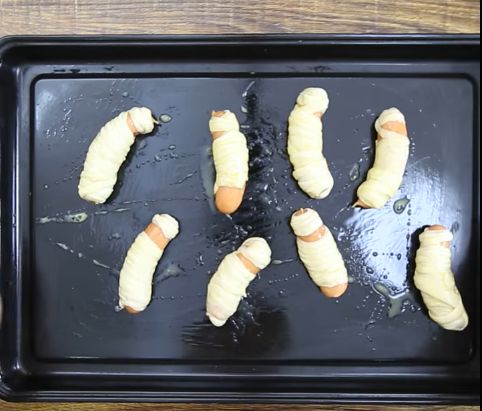 Cá trứng chiên bơ tỏi thơm lừng vàng ruộm, vèo vèo đưa cơm