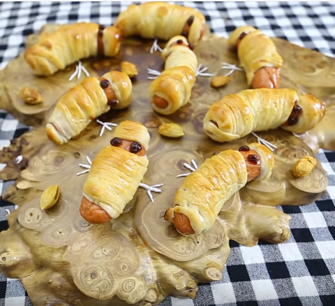 Cá trứng chiên bơ tỏi thơm lừng vàng ruộm, vèo vèo đưa cơm