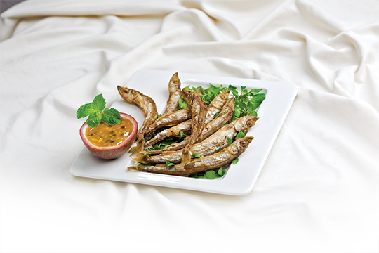 Cá trứng chiên giòn xốt chanh dây