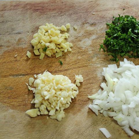 Cách làm cá viên sốt cà chua