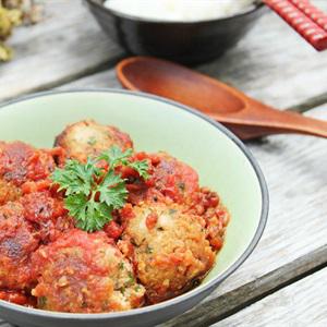 Cách làm cá viên sốt cà chua