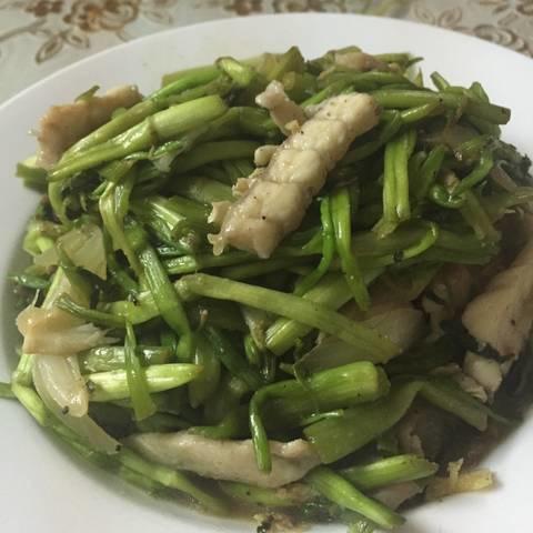 Cách làm cá xào cần nước