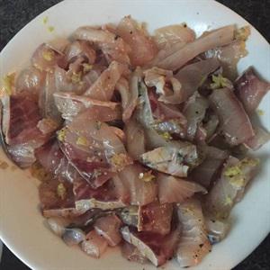 Cách làm cá xào rau cần