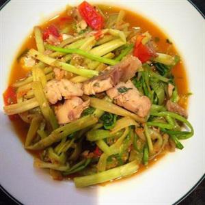 Cách làm cá xào rau cần