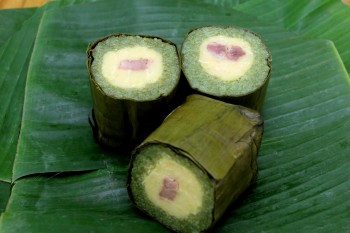 Cách gói bánh tét lá dứa xanh ngắt để lâu vẫn ngon