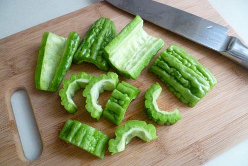 Cách hầm khổ qua xanh giải nhiệt