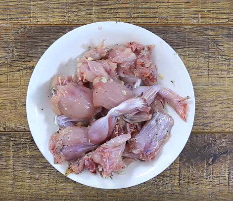 Cách kho cá bằng nồi cơm điện vừa thơm vừa mềm, không lo bị cháy