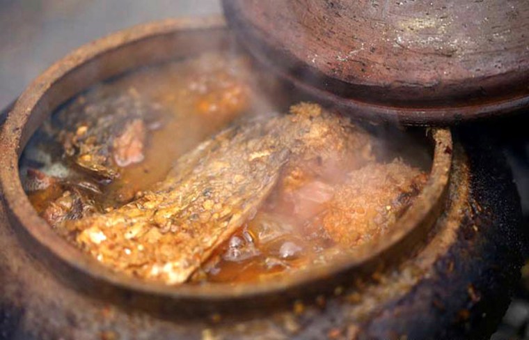 Cách kho cá rô phi với dưa ngon ngày mưa