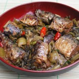 Cách kho cá với dưa cải