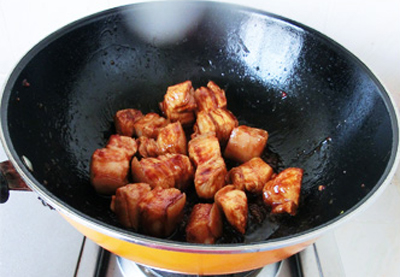 Cách kho thịt với xì dầu
